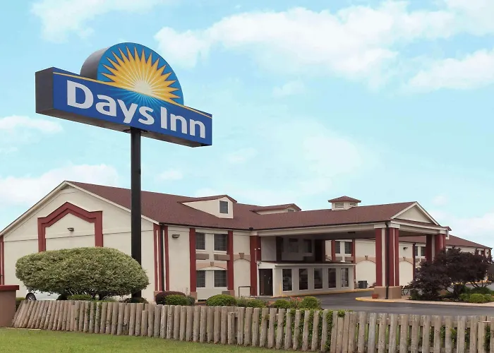 Days Inn By Wyndham Shawnee